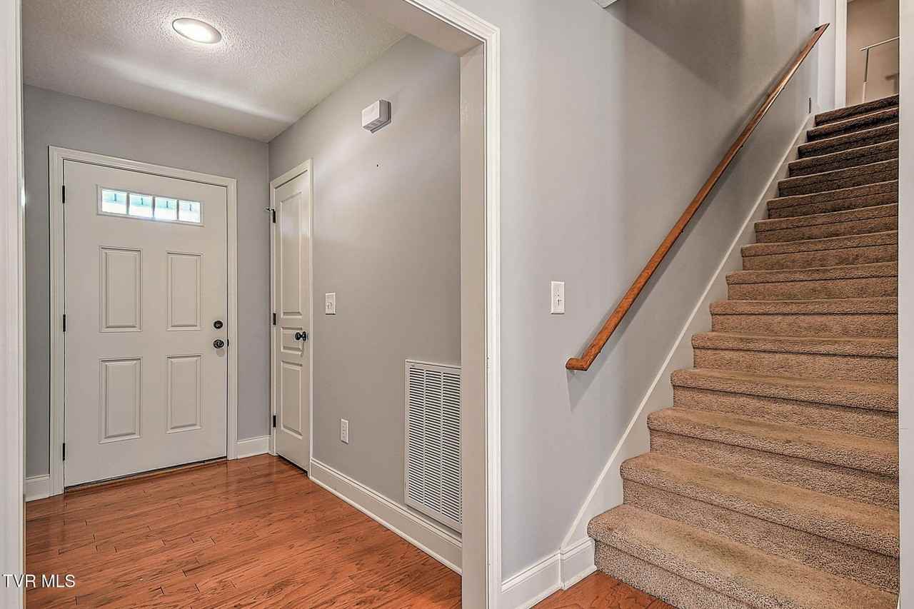 1092 Aberlea Valley Cir - Photo 3 of 41