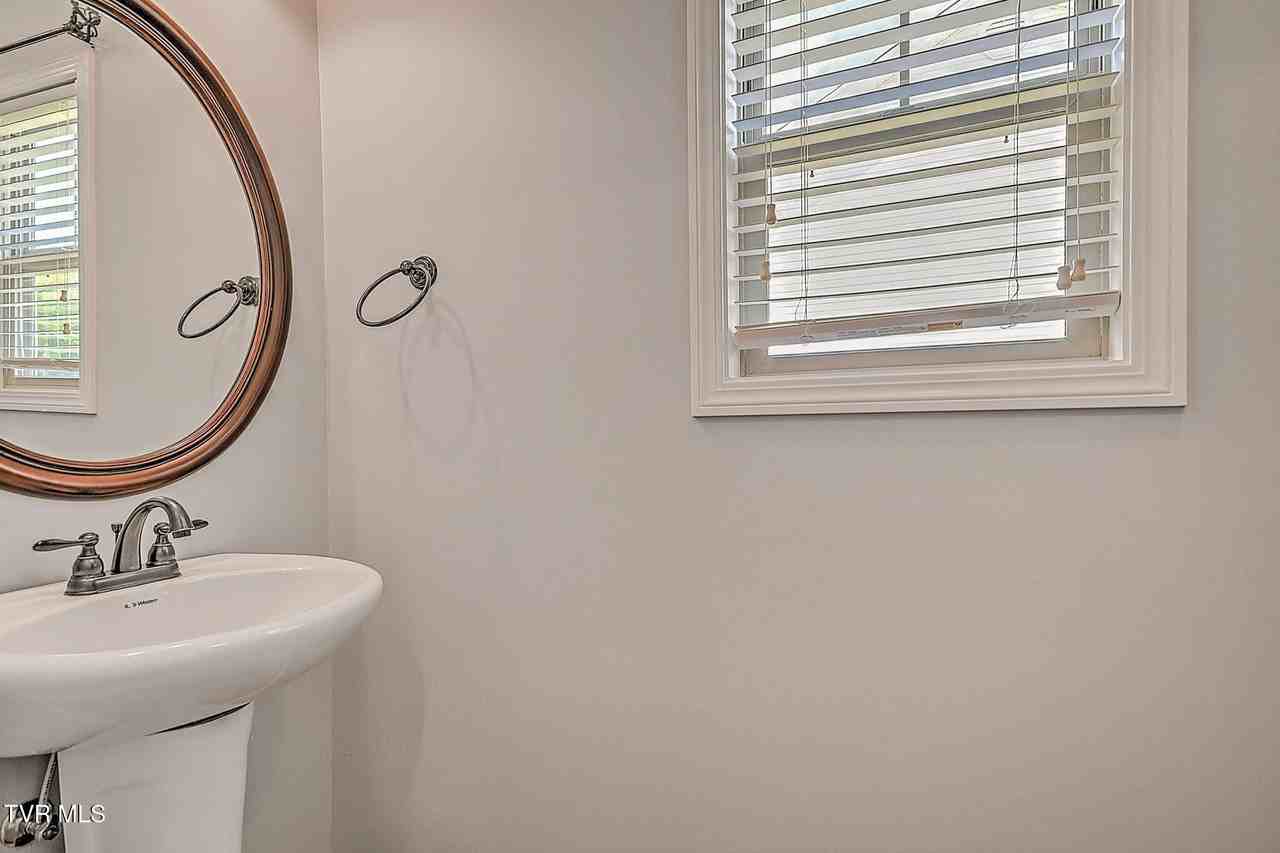 1092 Aberlea Valley Cir - Photo 4 of 41