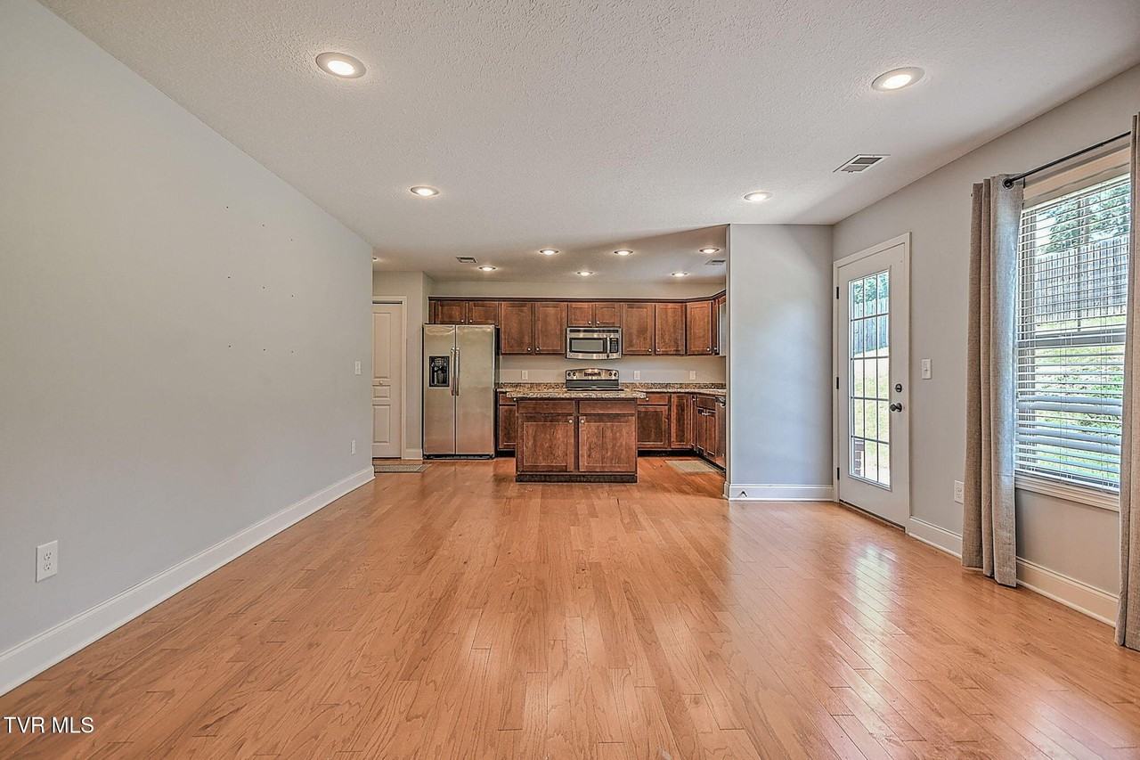 1092 Aberlea Valley Cir - Photo 7 of 41