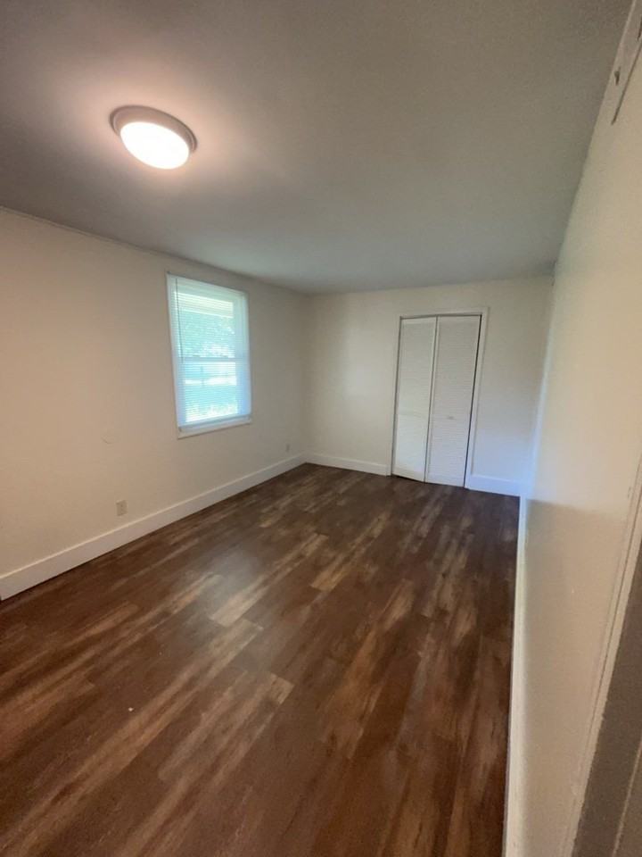 512 W Maple St - Photo 6 of 16