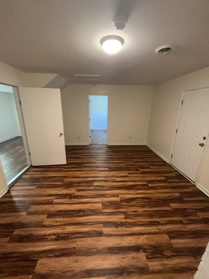 512 W Maple St - Photo 7 of 16