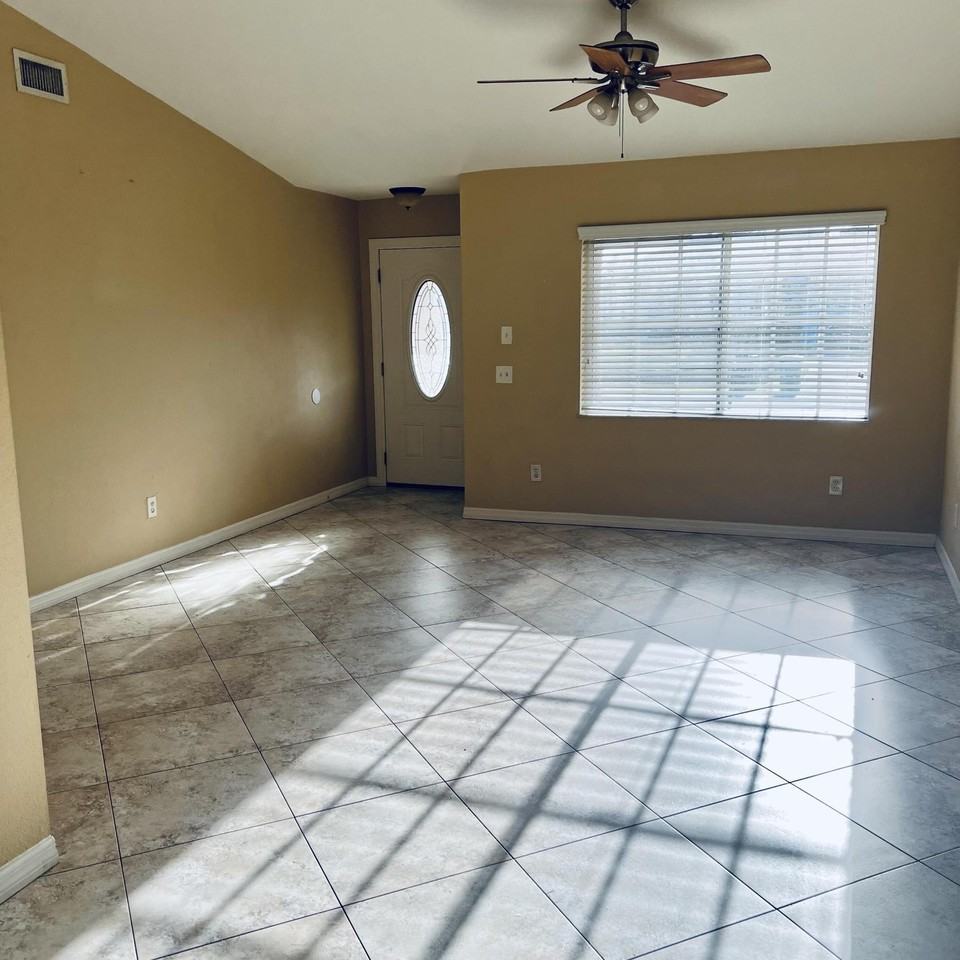 3107 Se Card Ter - Photo 2 of 13