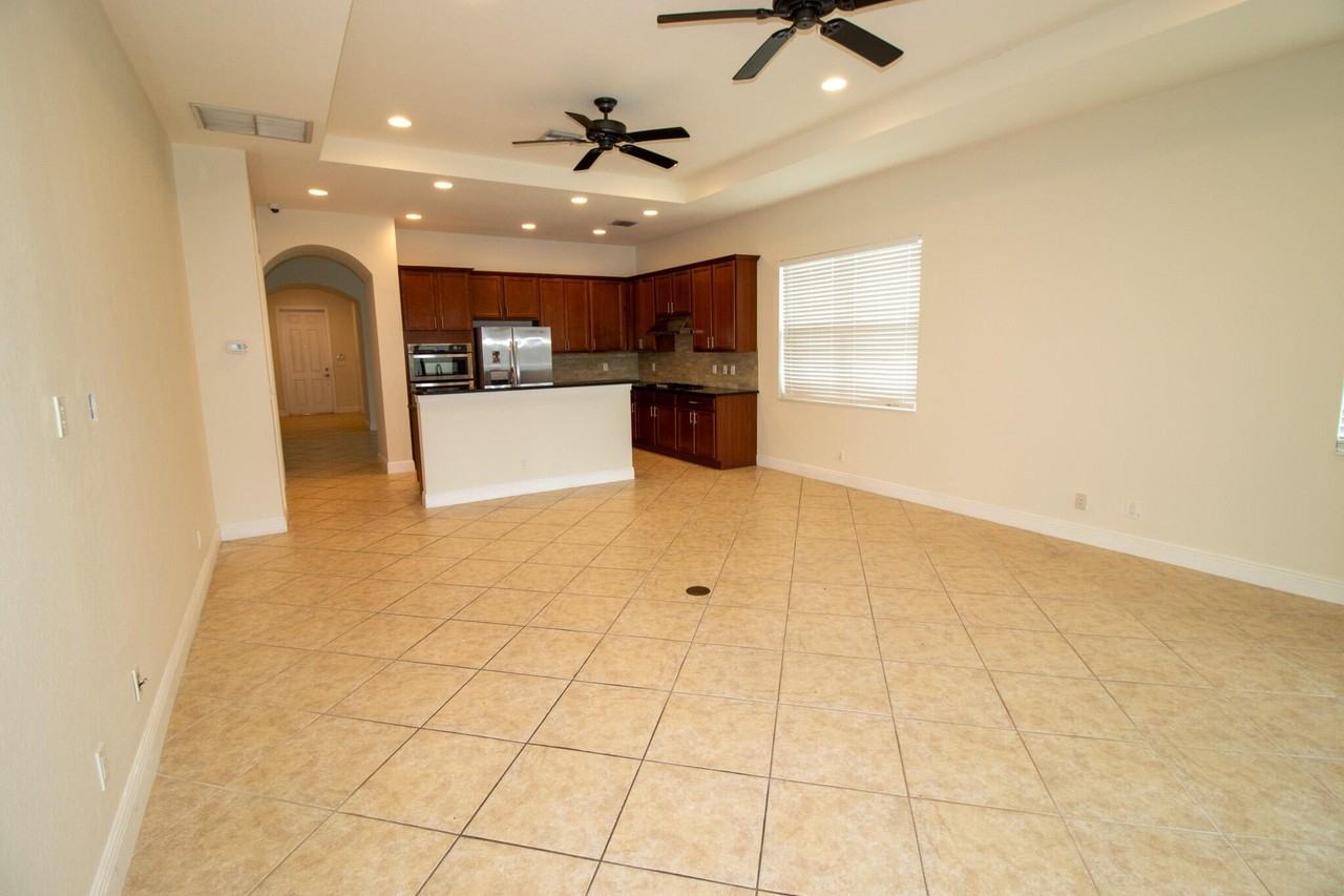 8253 Nw 118th Way - Photo 2 of 25