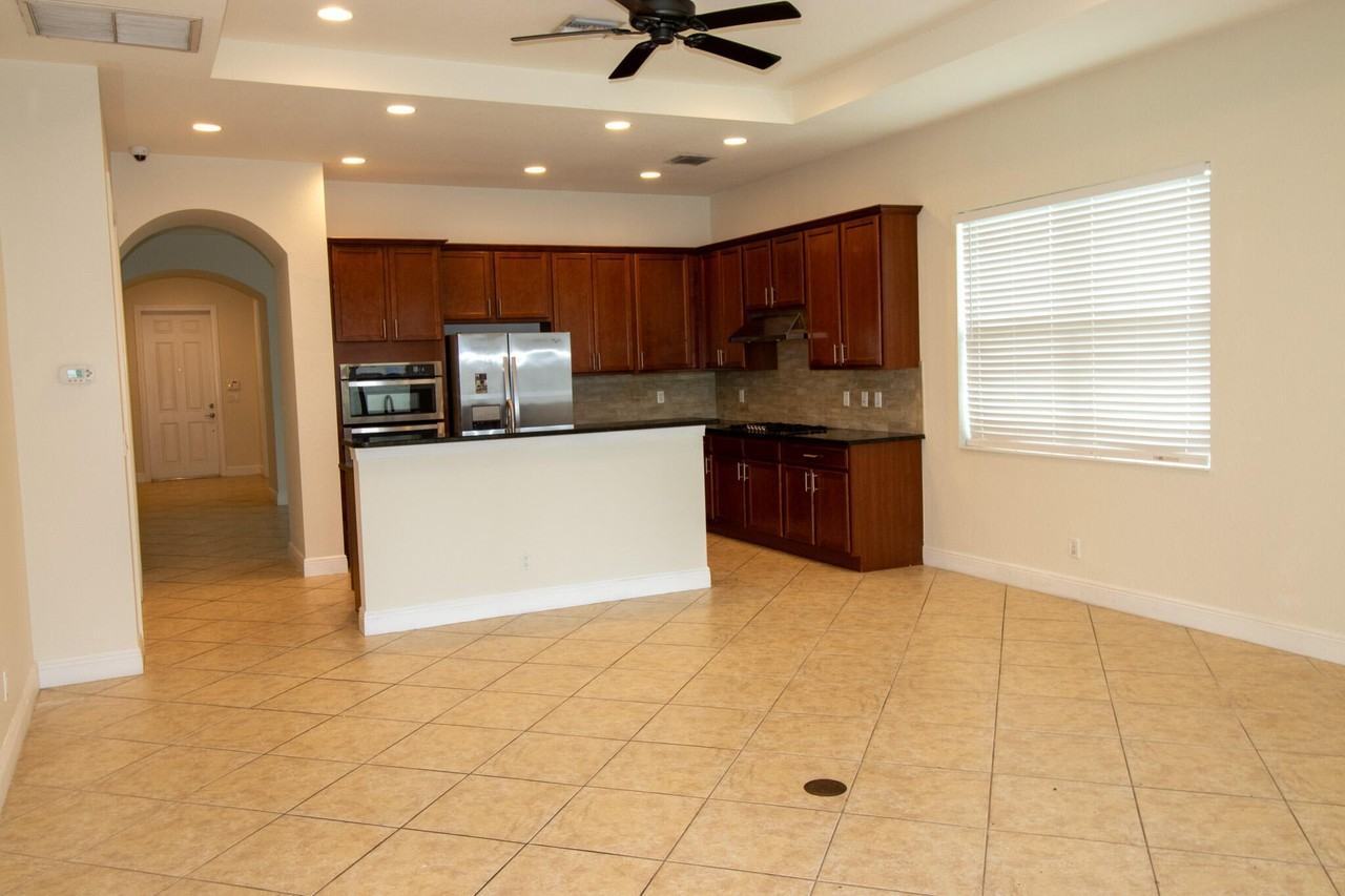 8253 Nw 118th Way - Photo 3 of 25