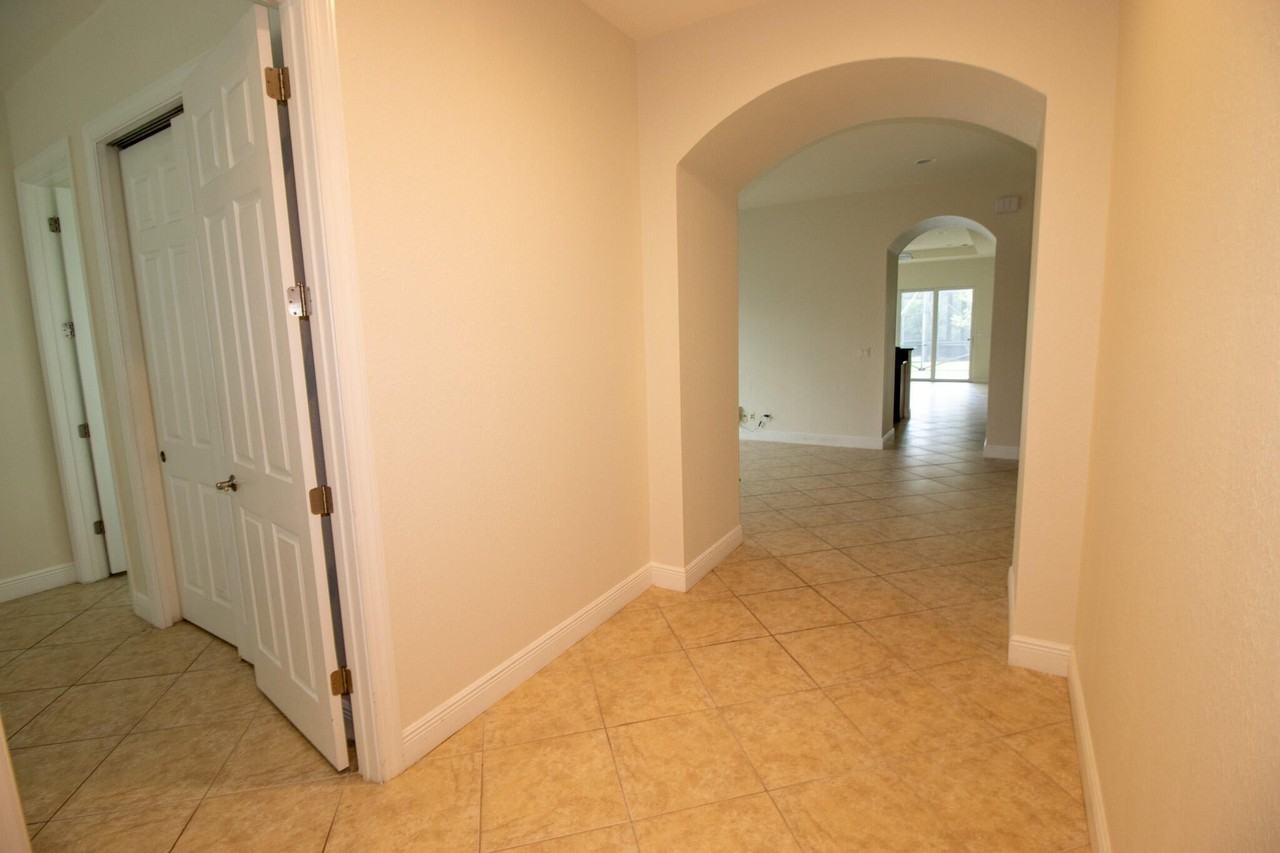 8253 Nw 118th Way - Photo 6 of 25