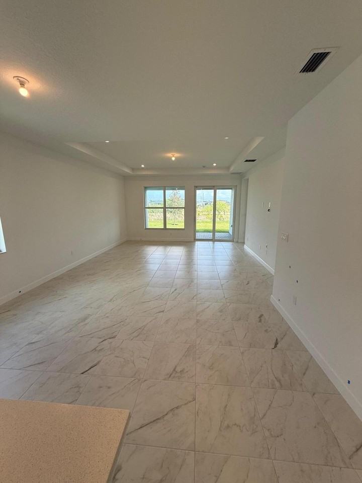 13509 Sw Bally Dr - Photo 2 of 33