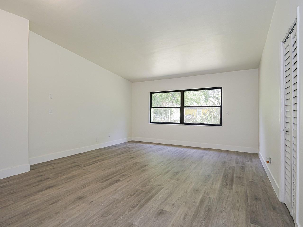 734 5th Pl Sw - Photo 2 of 21