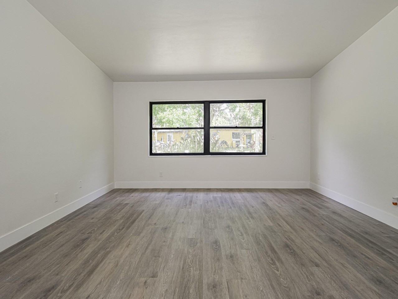 734 5th Pl Sw - Photo 3 of 21