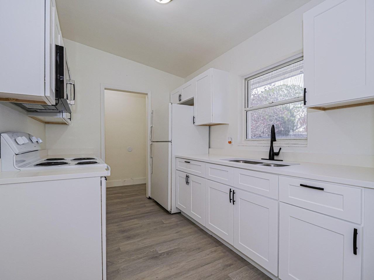 734 5th Pl Sw - Photo 5 of 21