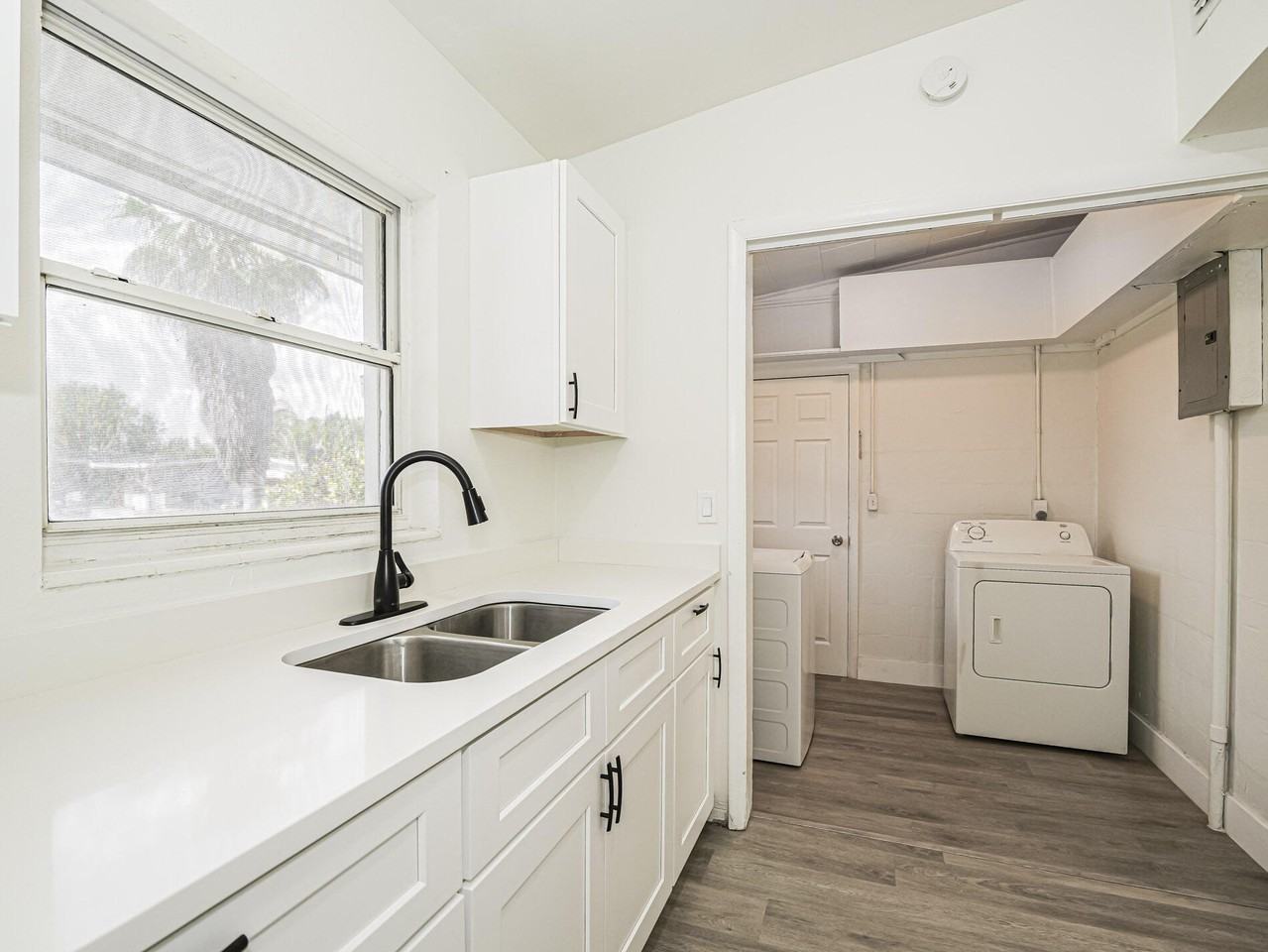 734 5th Pl Sw - Photo 7 of 21