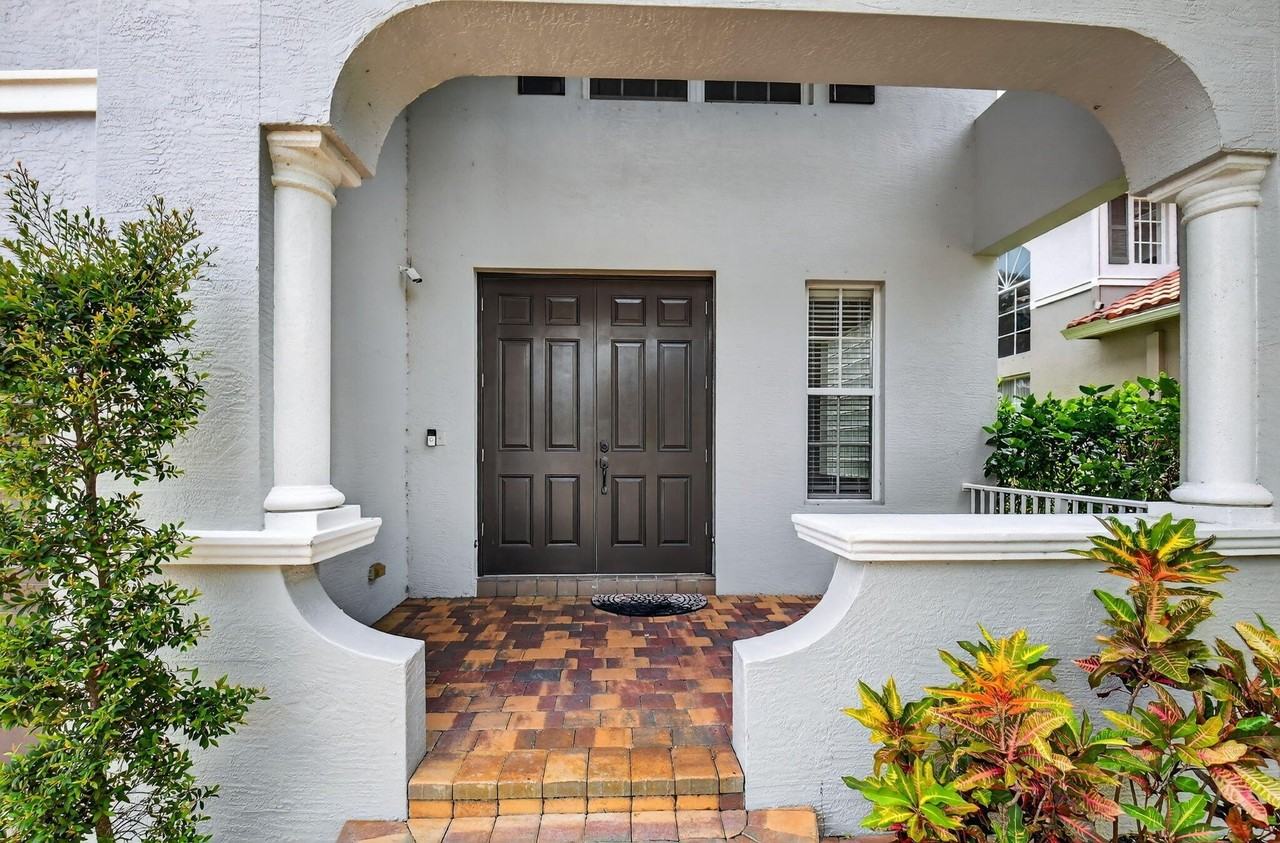 9917 Cobblestone Creek Dr - Photo 4 of 50