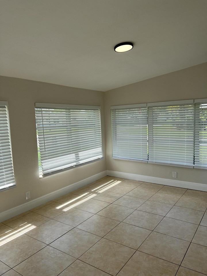 7761 Nw 15th Ct - Photo 4 of 17