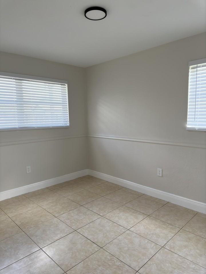 7761 Nw 15th Ct - Photo 5 of 17