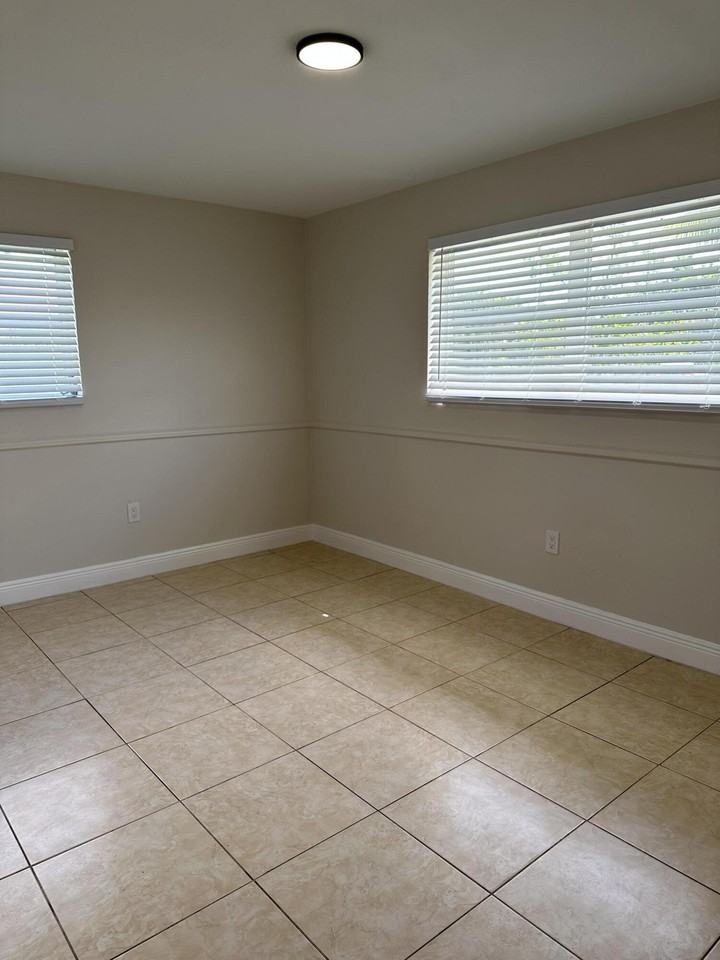 7761 Nw 15th Ct - Photo 6 of 17