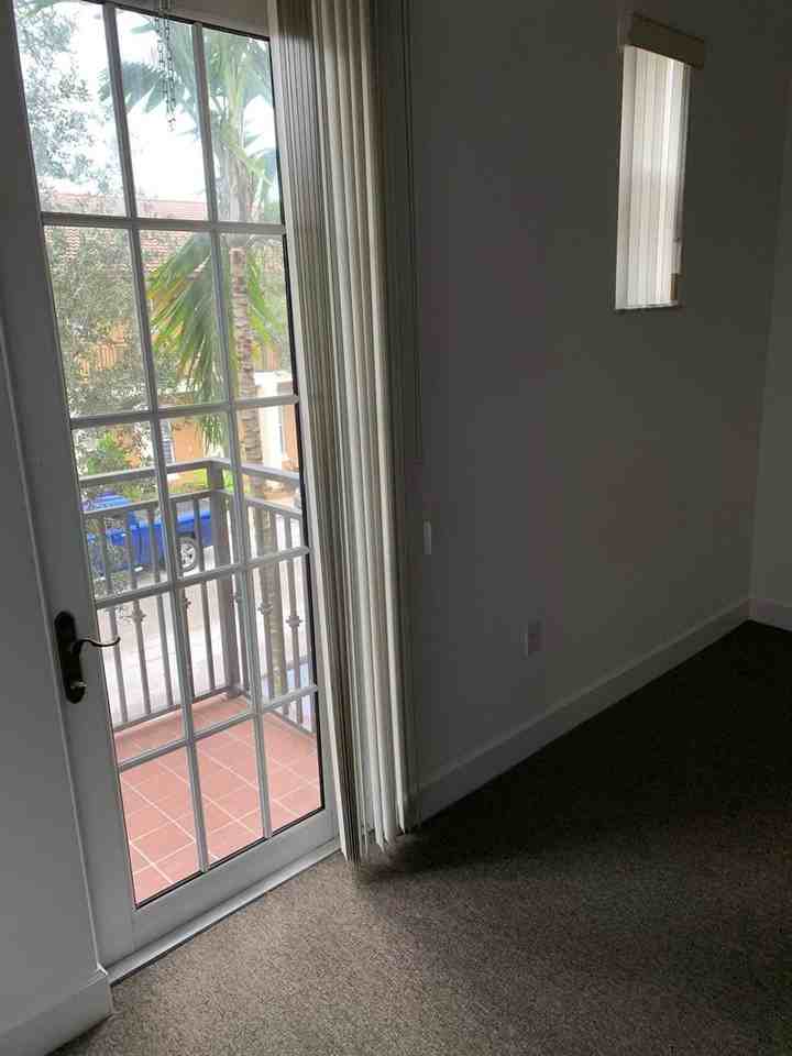 14631 Sw 6th St #14631 - Photo 4 of 10
