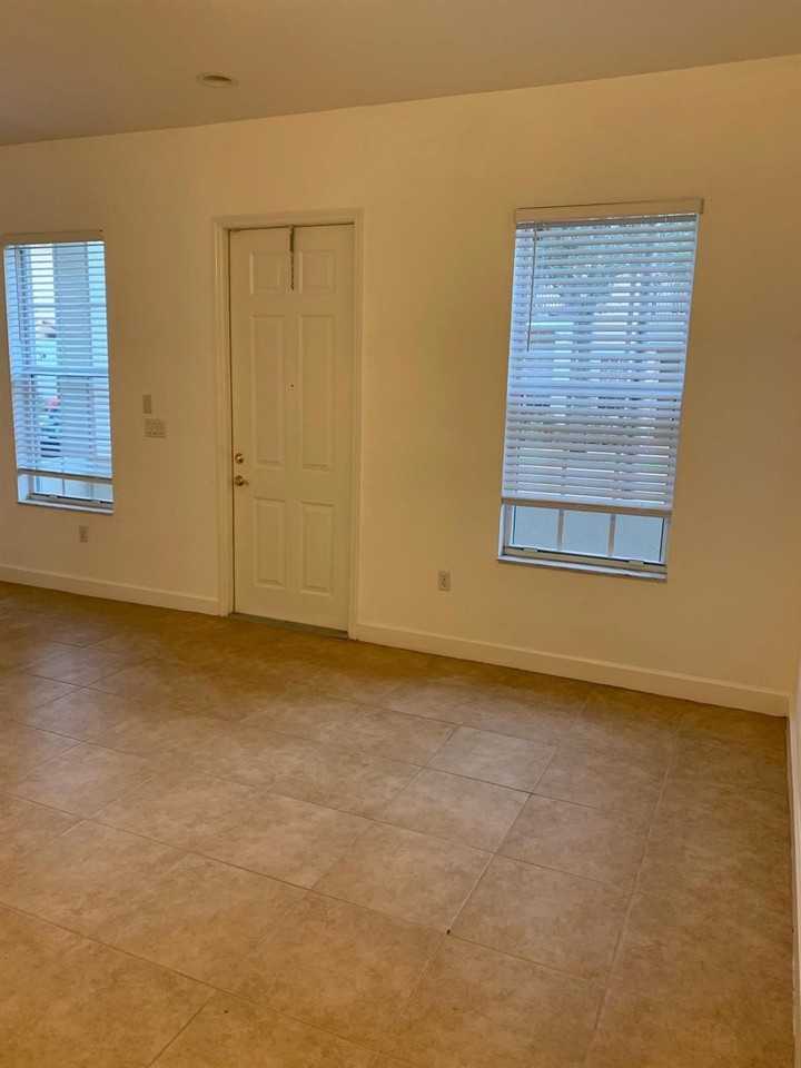 14631 Sw 6th St #14631 - Photo 6 of 10