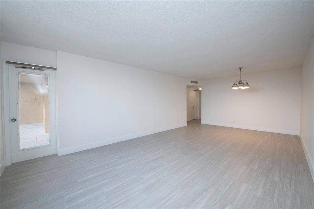 3900 N Hills Dr #405 - Photo 5 of 17