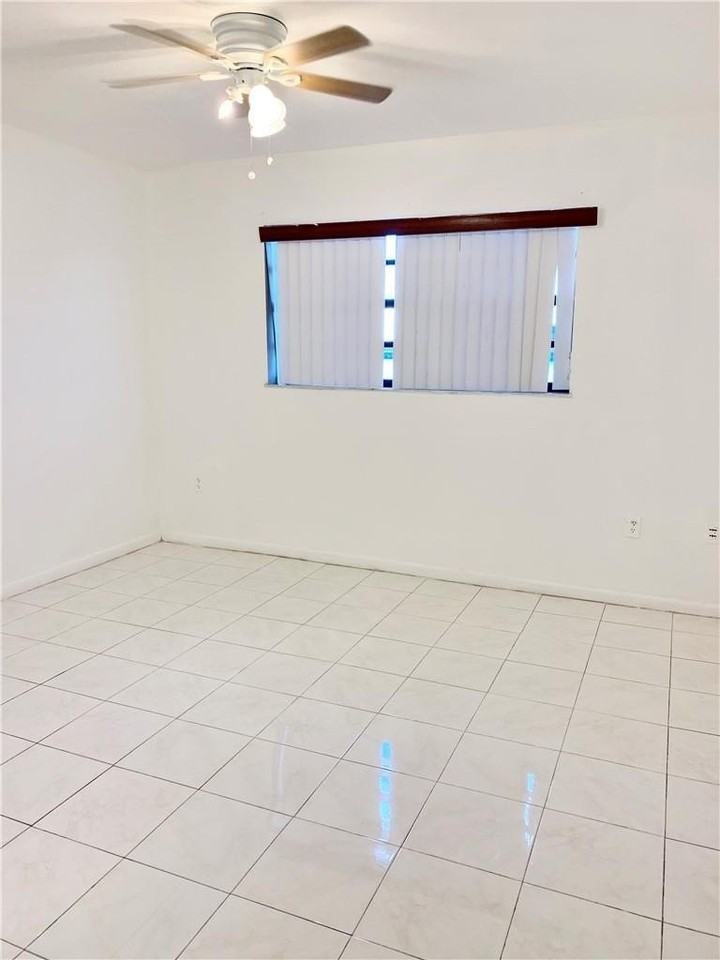 2790 W 60th St #32 - Photo 5 of 10