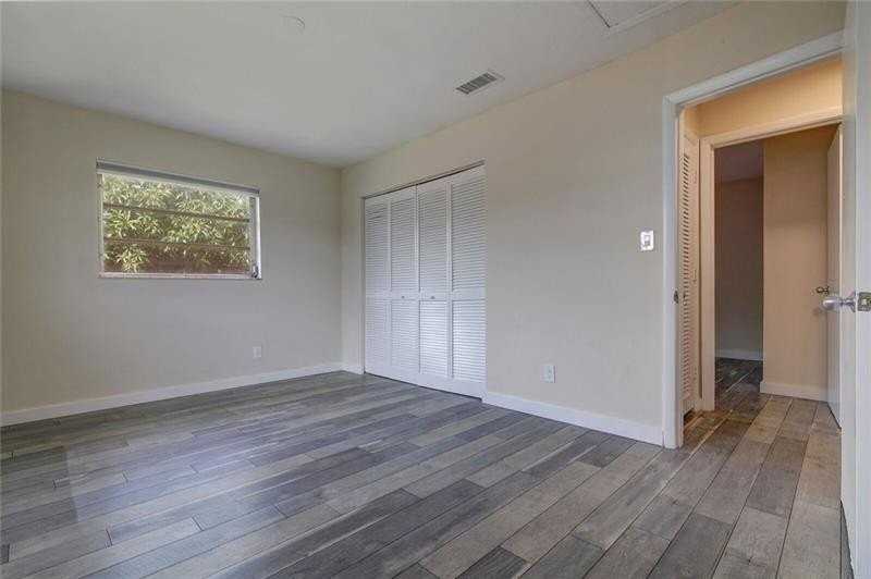 790 Ne 46th Ct #1 - Photo 4 of 6