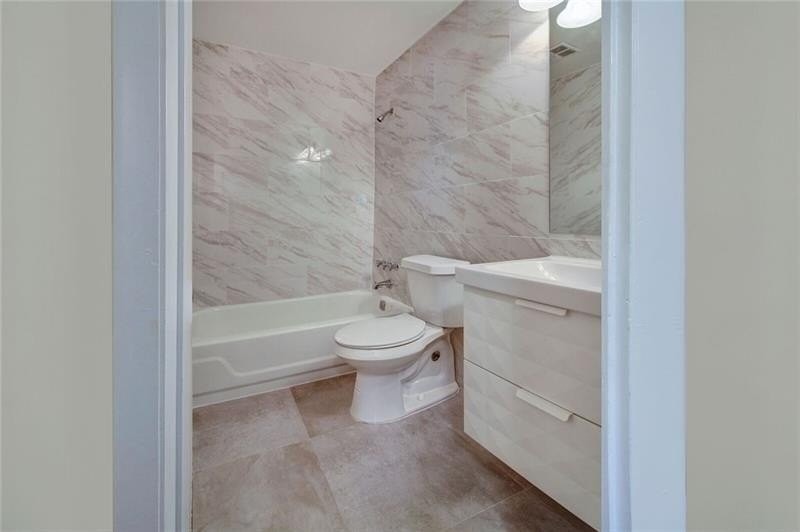790 Ne 46th Ct #1 - Photo 5 of 6
