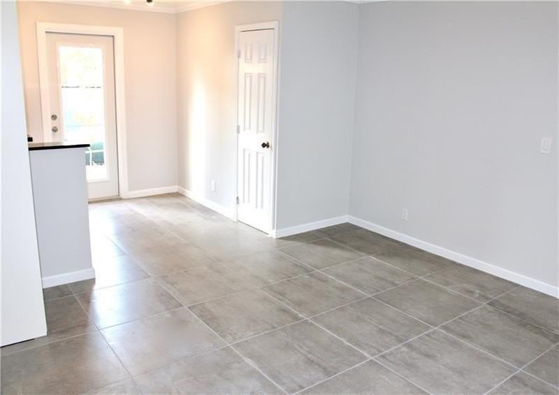 621 Ne 28th St #1 - Photo 2 of 11