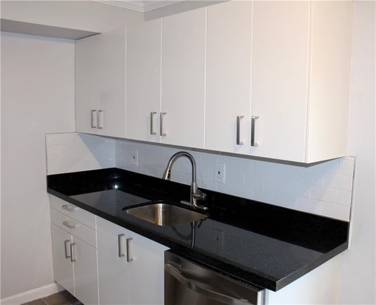 621 Ne 28th St #1 - Photo 4 of 11
