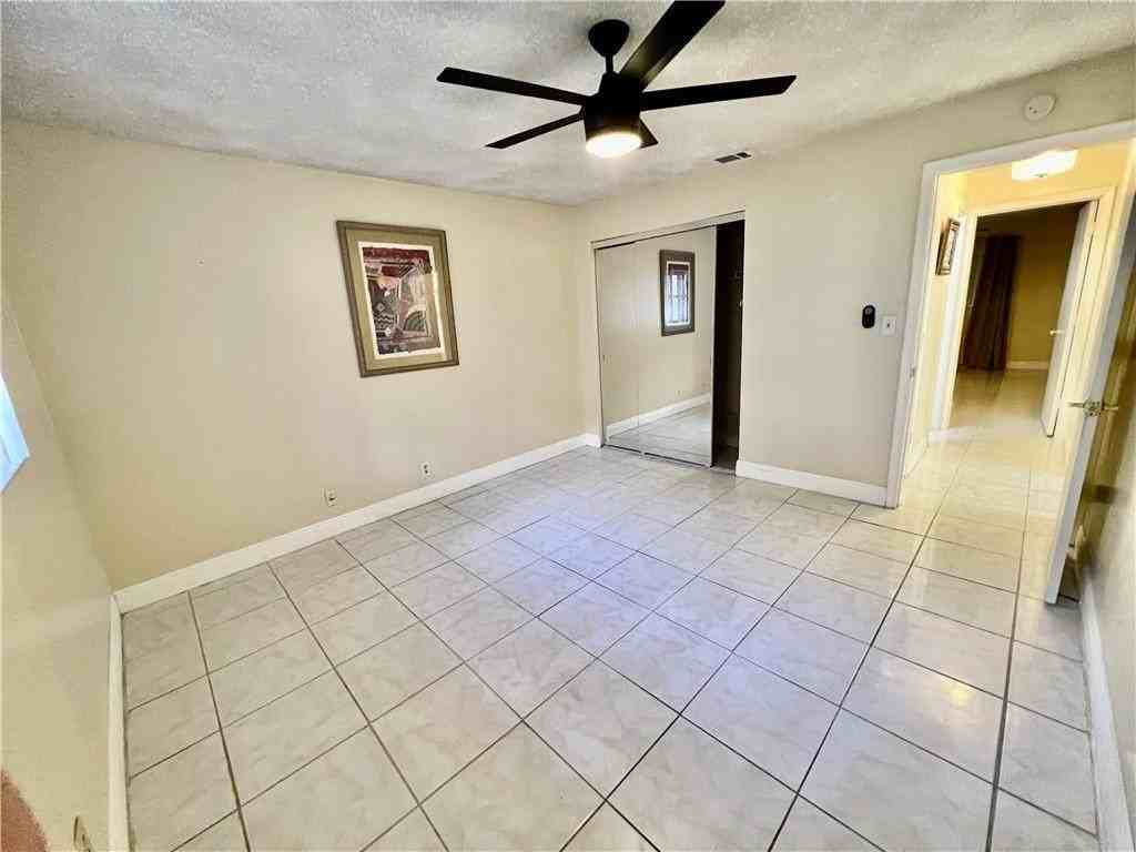 10911 Nw 45th St #1 - Photo 4 of 9