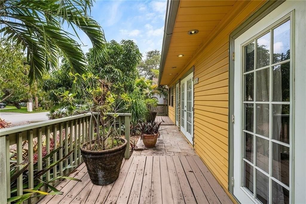 709 Sw 12th Ave - Photo 3 of 19