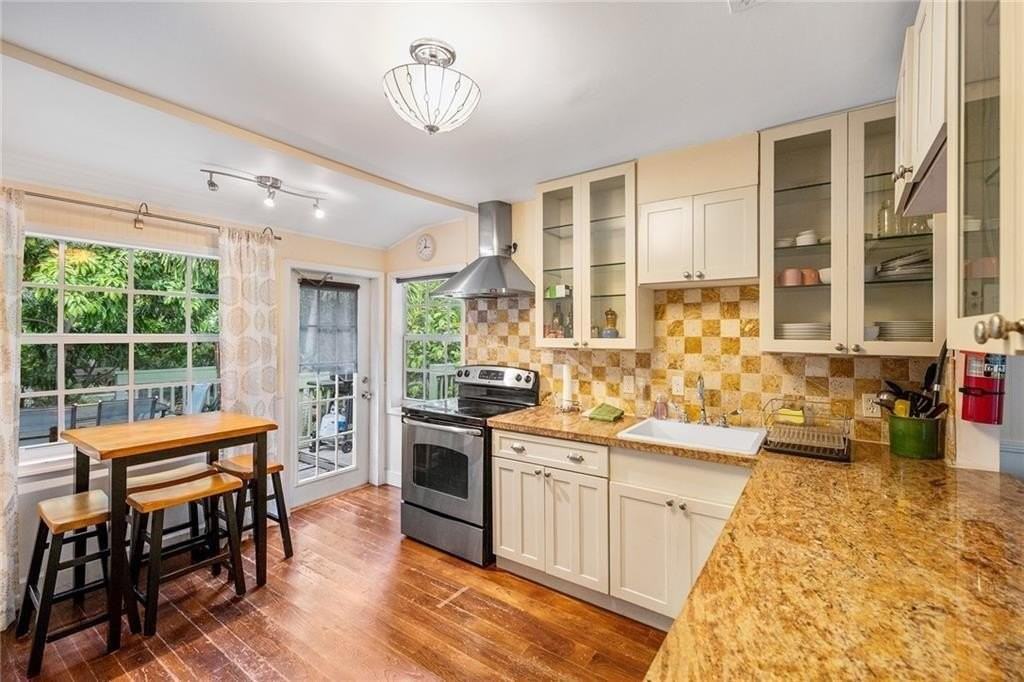 709 Sw 12th Ave - Photo 7 of 19