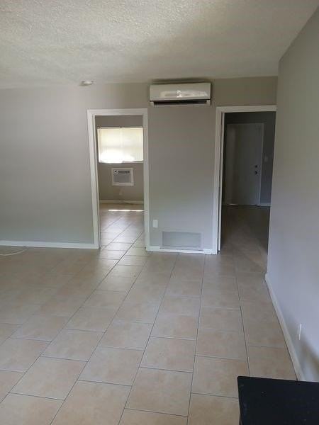 173 Nw 42nd St - Photo 2 of 3