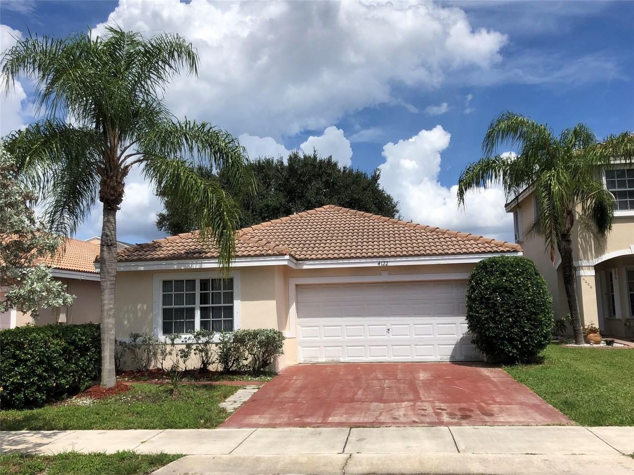 4122 E Silverado Cir - Photo 2 of 17