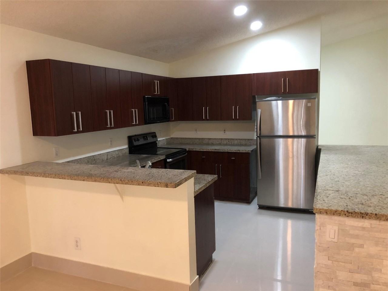 4122 E Silverado Cir - Photo 4 of 17