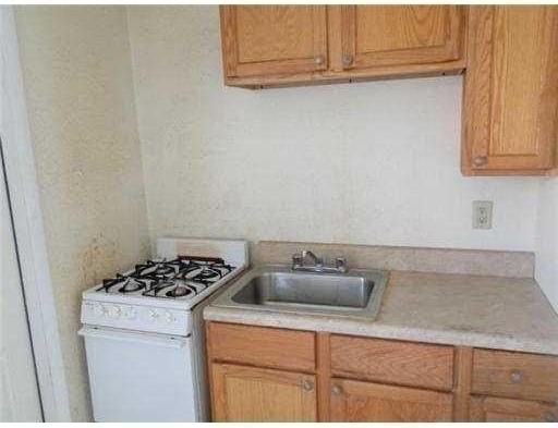 724 Truman St - Photo 3 of 4