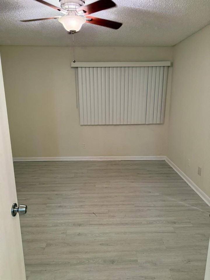 12430 Vista Isles Dr #1318 - Photo 5 of 13