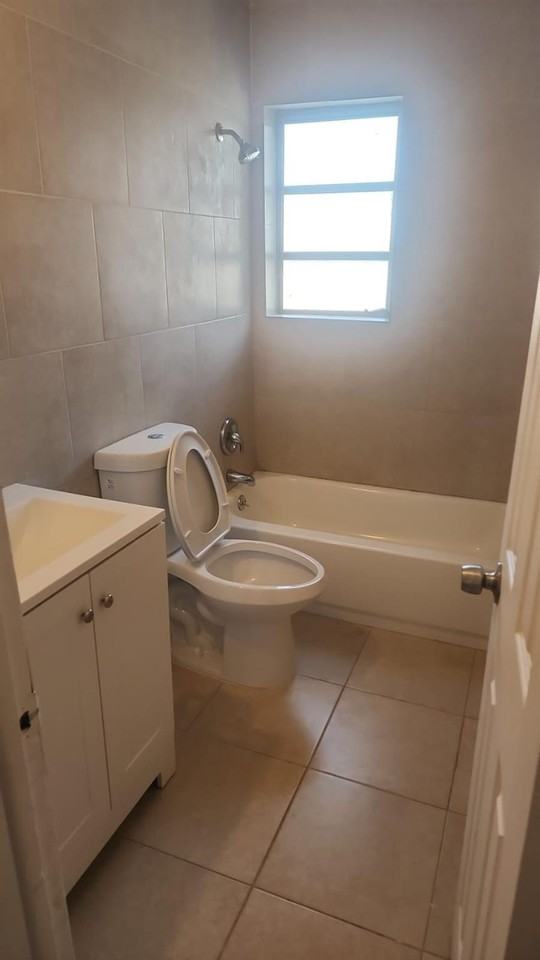 5250 Sw 90th Way #3 - Photo 2 of 8