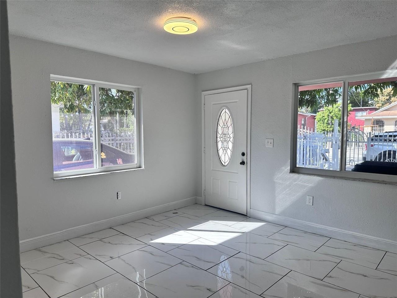 410 Nw 33rd St - Photo 2 of 9