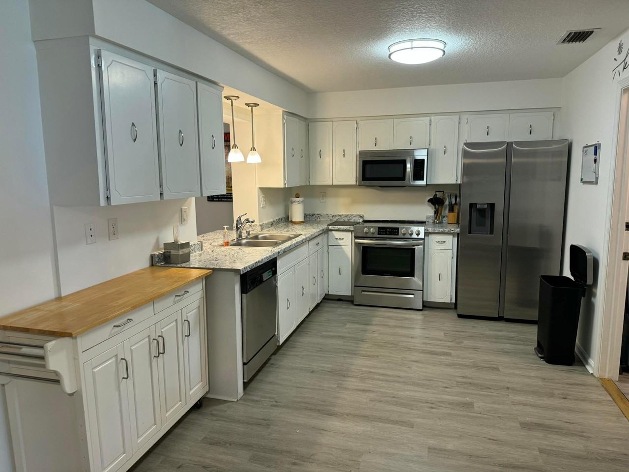 4600 Ne 4th Ave - Photo 2 of 36