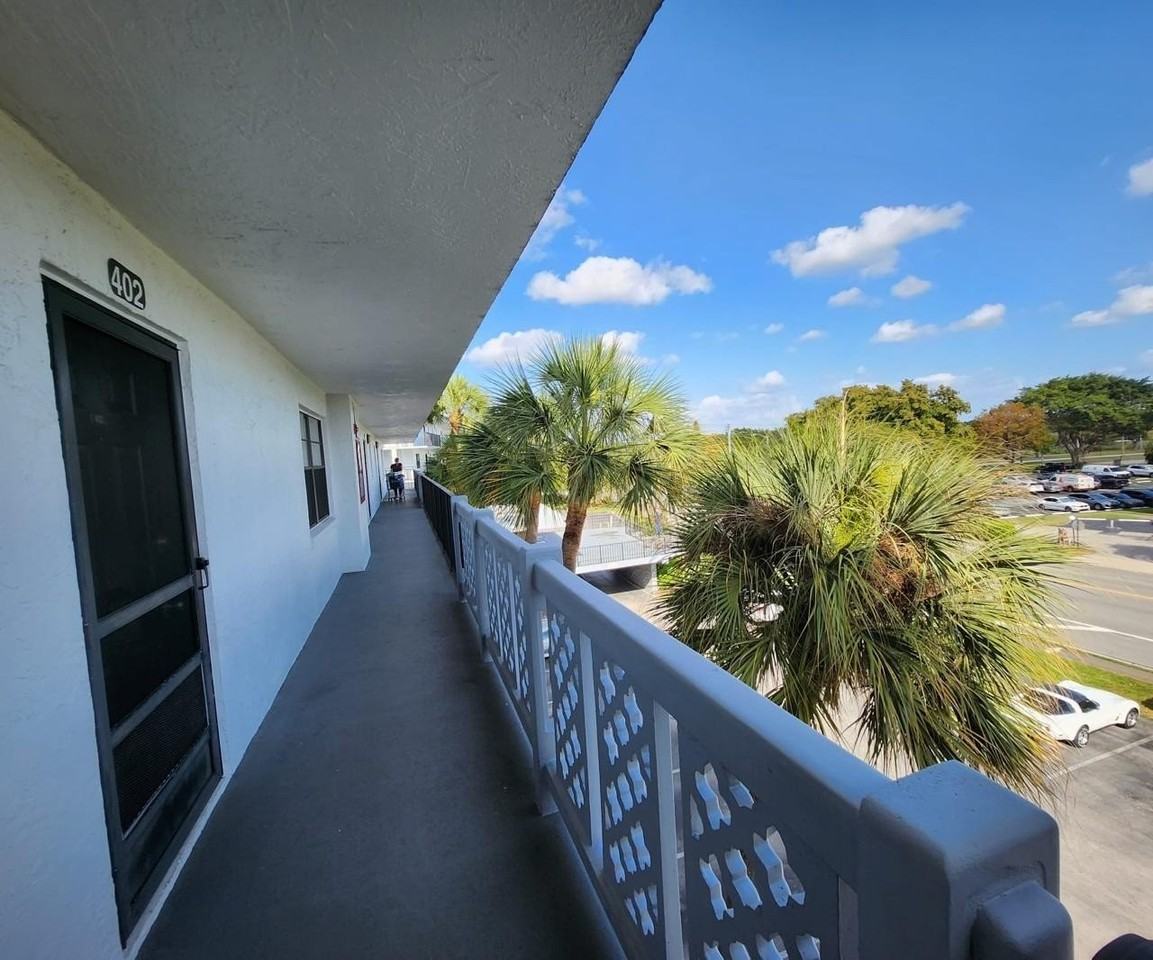 9235 SW 8th 402 Street #402 - Photo 3 of 37