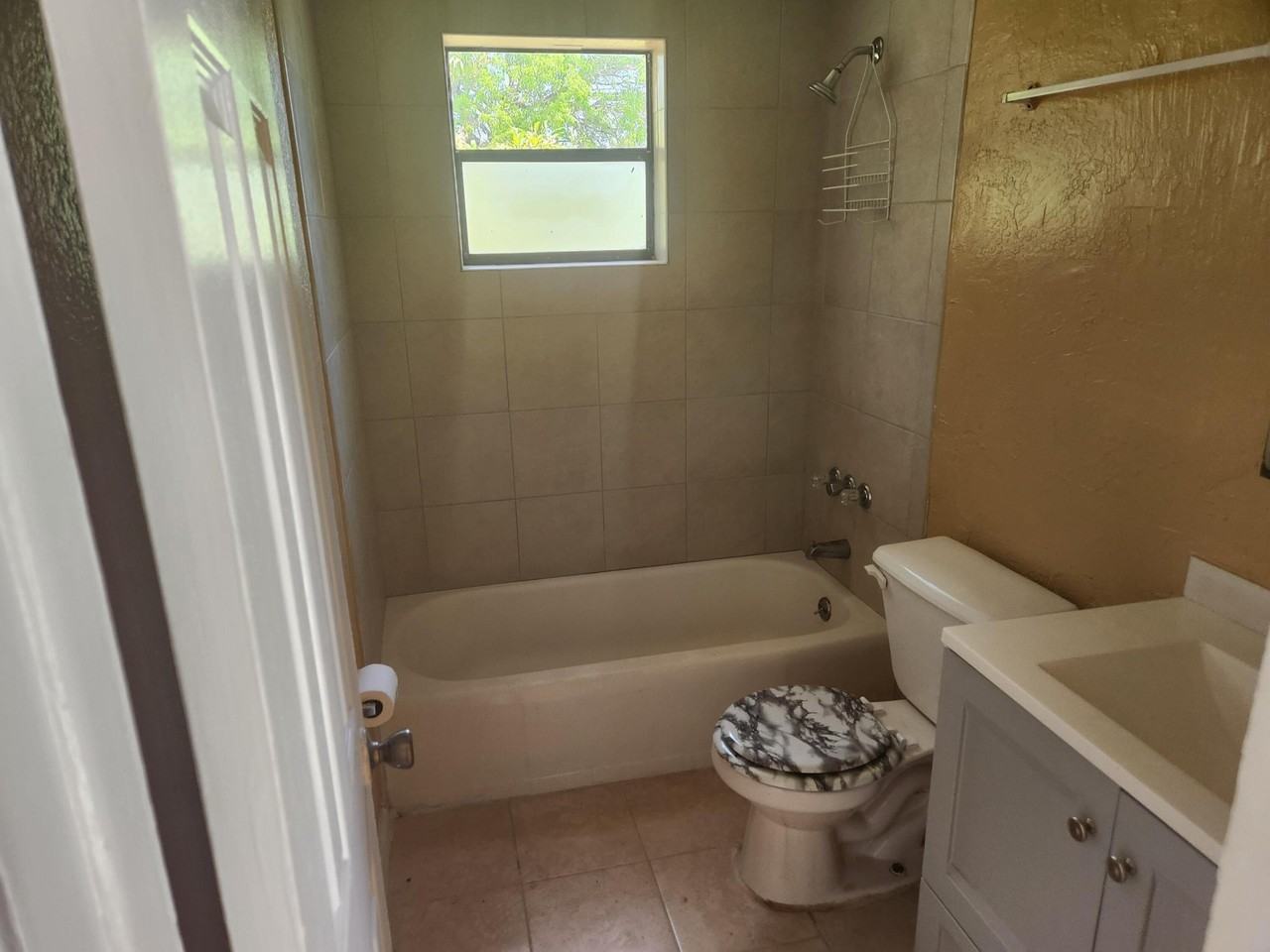 134 W 24th St #3 - Photo 3 of 12