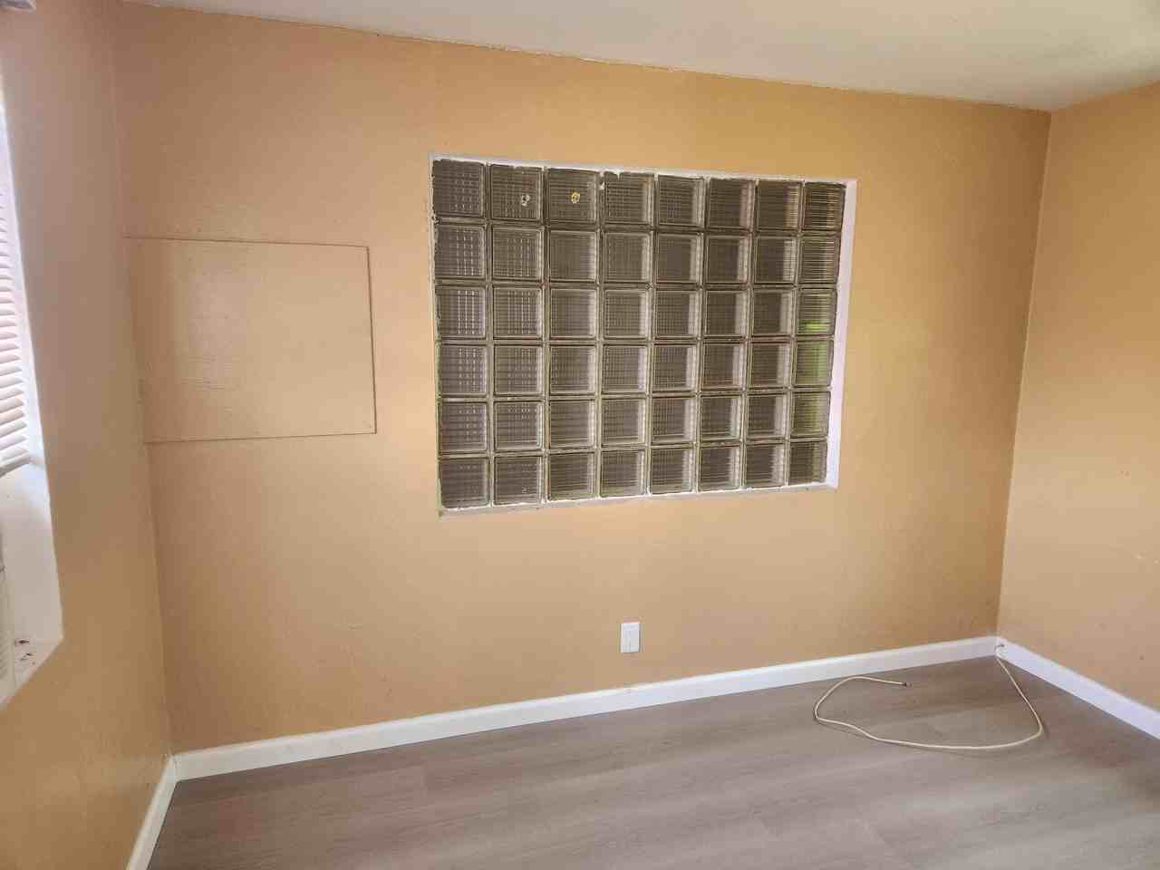 134 W 24th St #3 - Photo 4 of 12