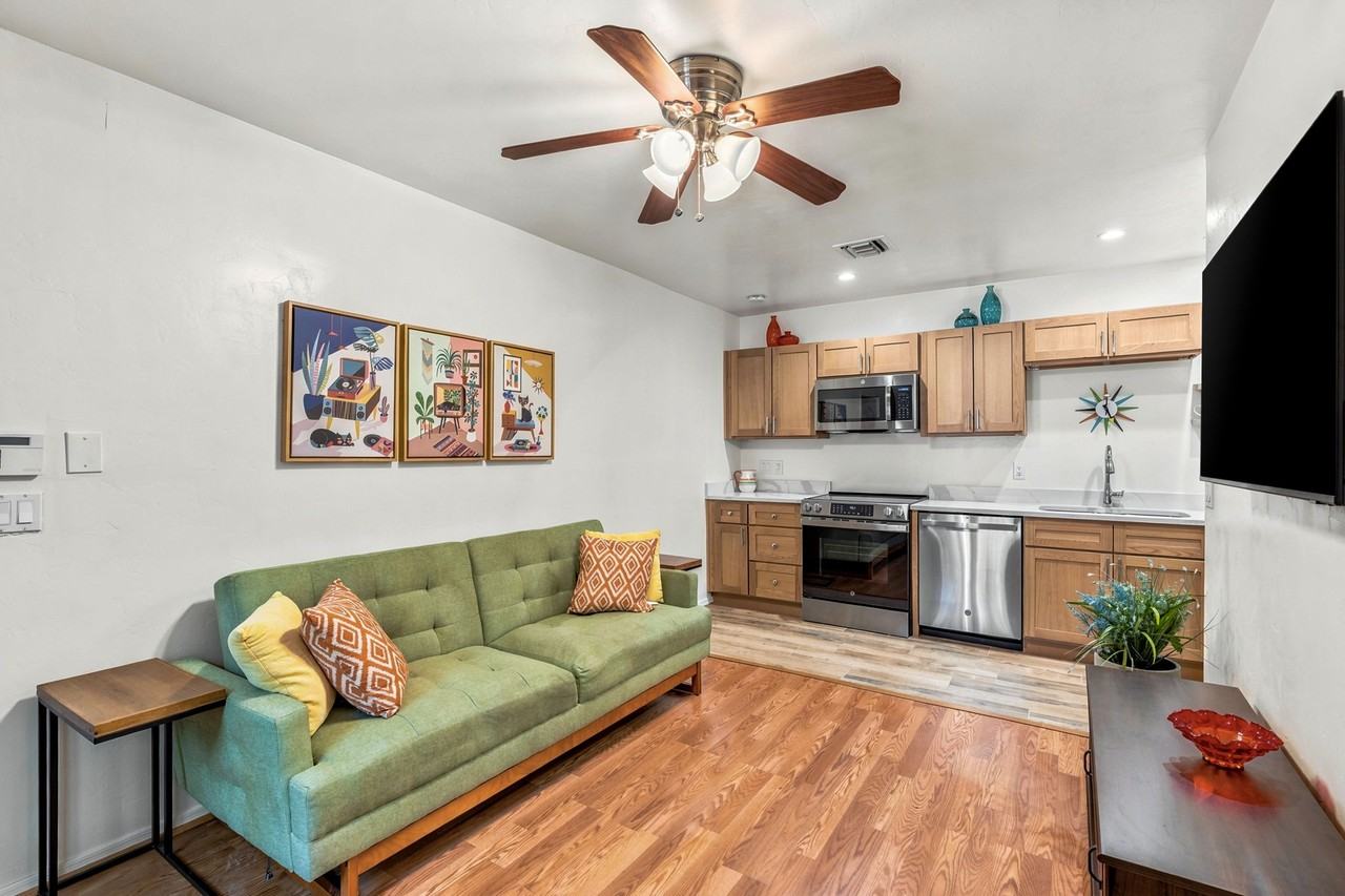 2724 N Gill Ave #B - Photo 2 of 38