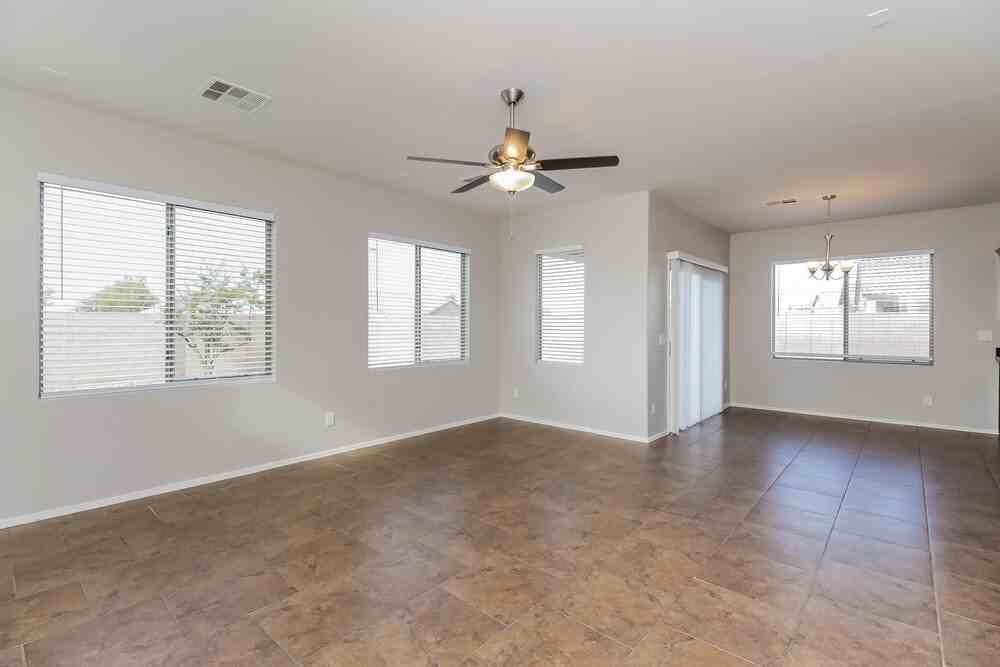 38514 N Navarro Dr - Photo 4 of 17