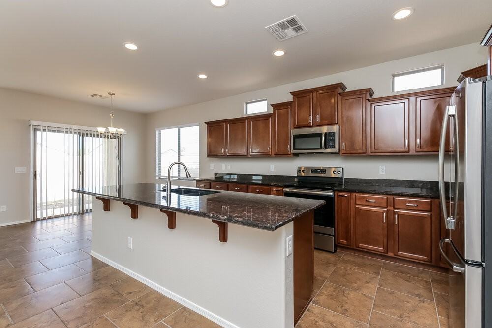 38514 N Navarro Dr - Photo 7 of 17