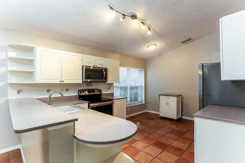 18244 Nw 21st St - Photo 5 of 16