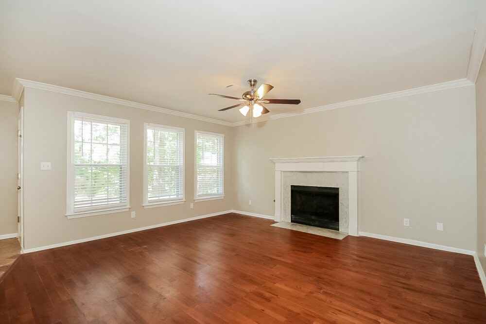492 Ivey Ct Se - Photo 5 of 17
