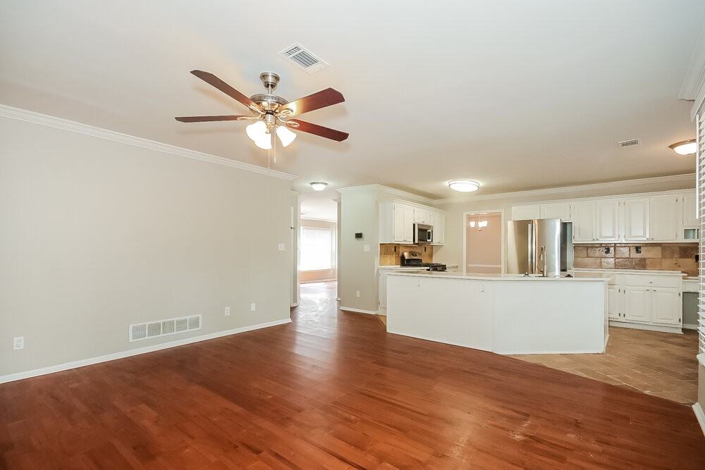 492 Ivey Ct Se - Photo 6 of 17