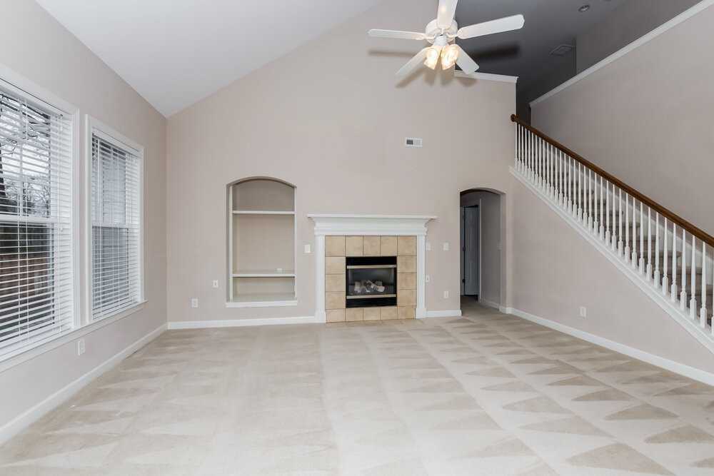 8907 Arbor Creek Dr - Photo 3 of 16