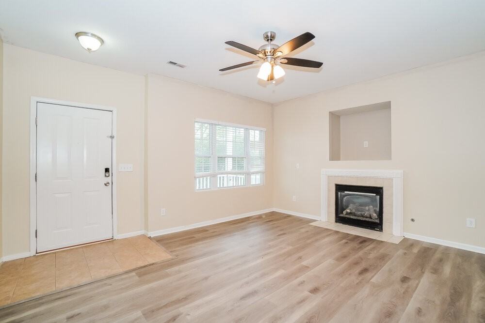 807 Summerville Dr - Photo 5 of 17