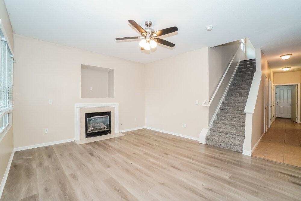 807 Summerville Dr - Photo 6 of 17