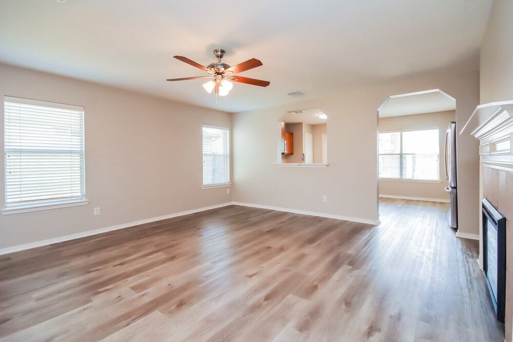 3121 Centennial Village Dr - Photo 3 of 16